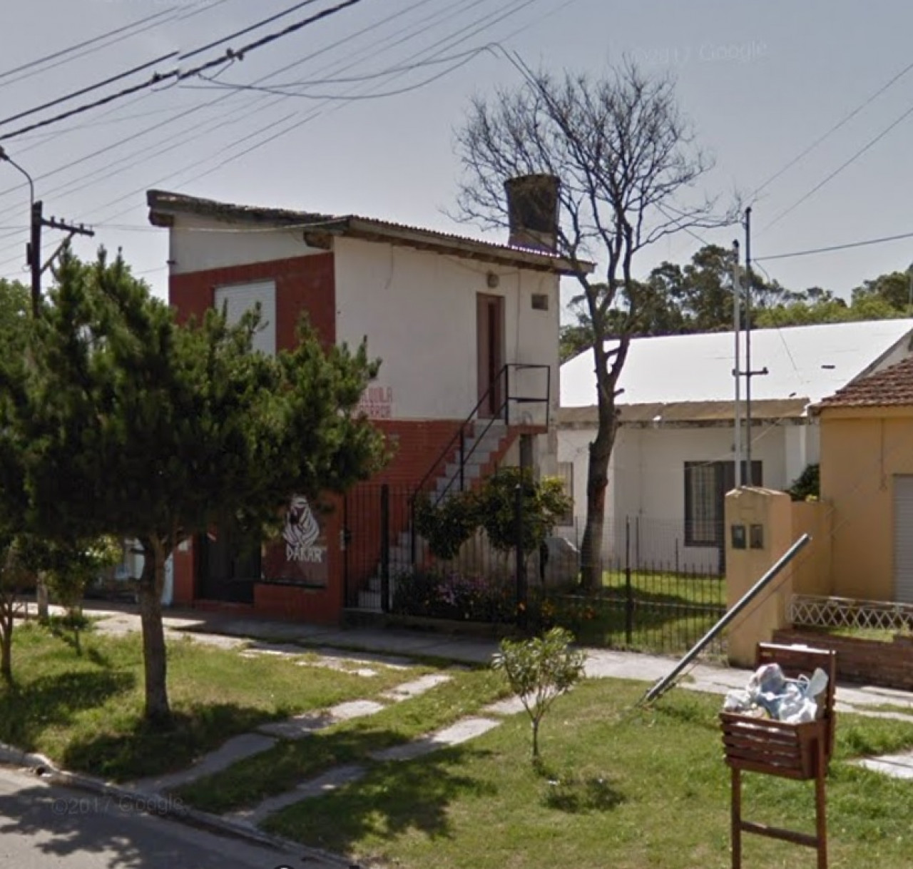 VENTA: OPORTUNIDAD - TRES PROPIEDADES EN TERRENO DE 10 X 30 - SAN CLEMENTE DEL TUYU