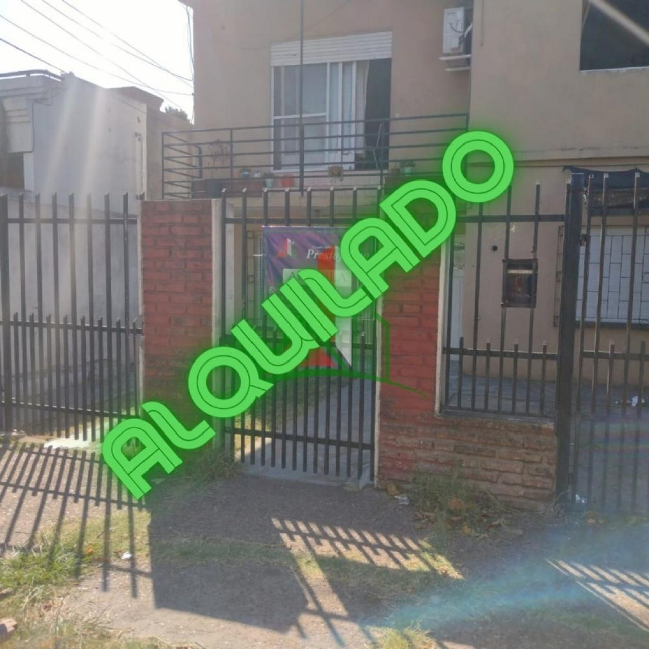 ALQUILER: DEPTO TIPO CASA 4 AMBIENTES CON ENTRADA DE AUTO - LOMA HERMOSA