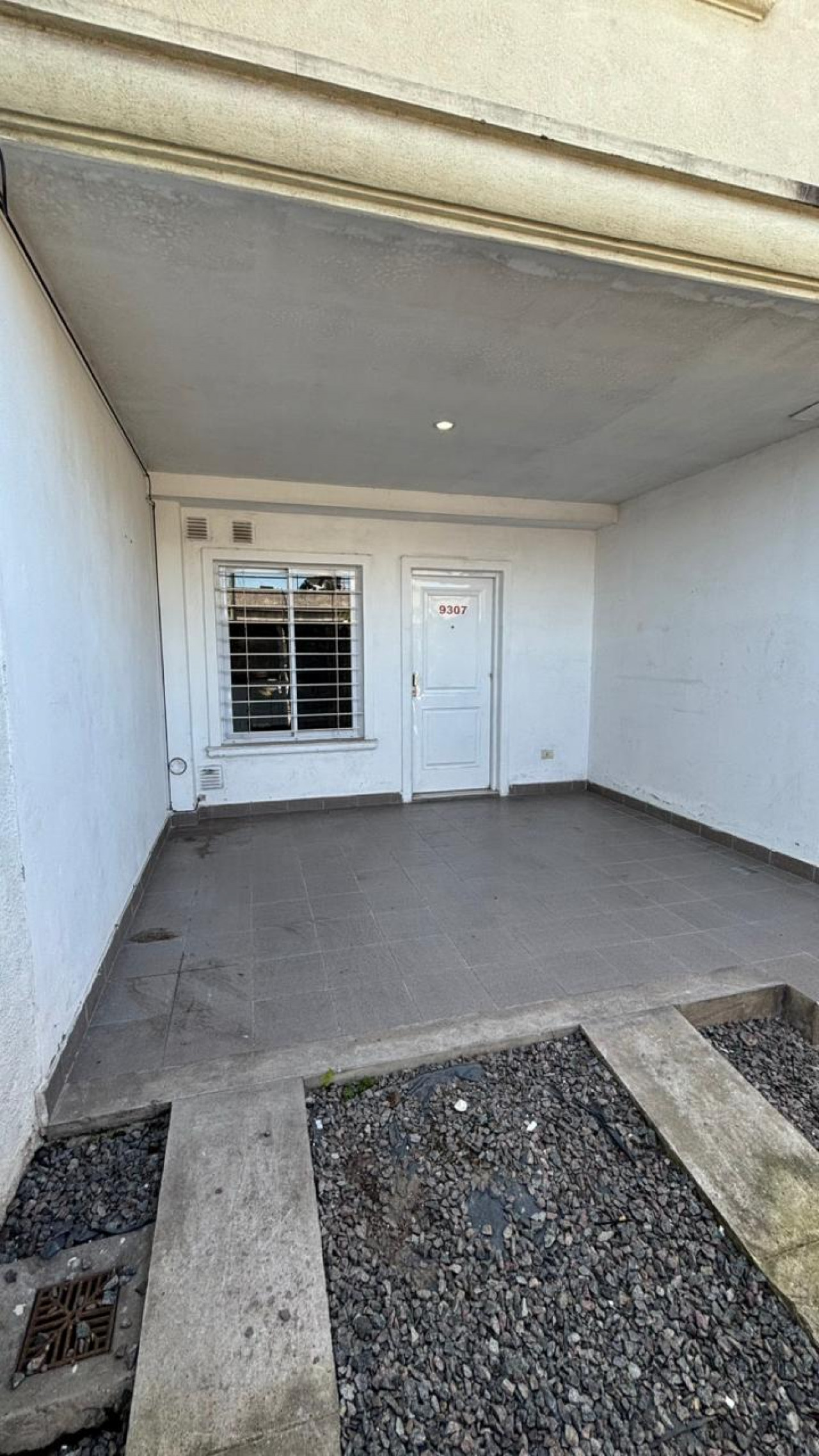 ALQUILER: DUPLEX 3 AMBIENTES - ENTRADA DE AUTO - LOMA HERMOSA