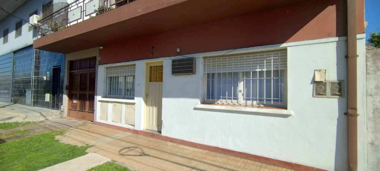 VENTA: PH AL FRENTE EN EXCELENTE UBICACION - LOMA HERMOSA